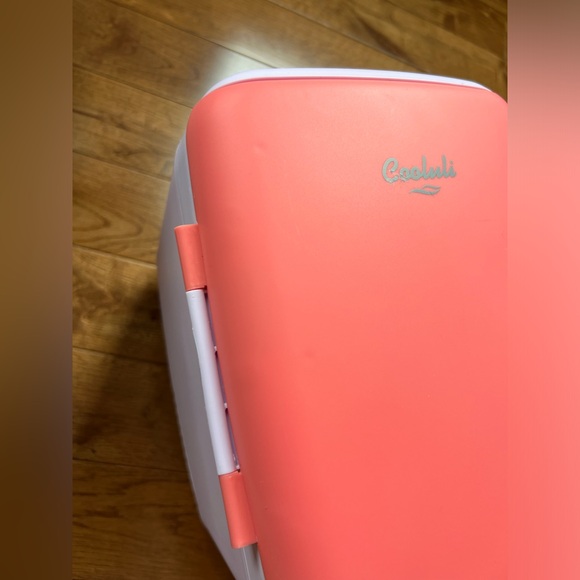 Cooluli 4 Liter Classic Mini Fridge - Nordstrom Exclusive *Small Cosmetic Flaw - Picture 10 of 16
